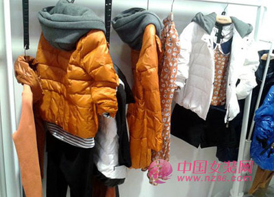 服裝新手進(jìn)貨時(shí) 不要聽由批發(fā)商忽悠哦!_進(jìn)貨指南_中國女裝網(wǎng)