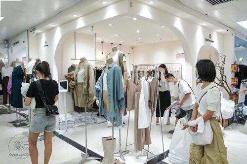 服裝批發(fā)城年中清倉大促，低至10元起，500元裝一麻袋！